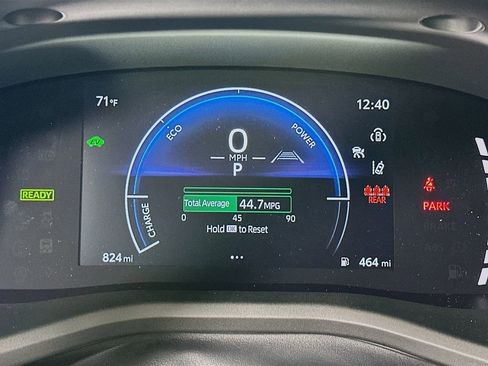 Used 2025 Toyota Camry SE image 12