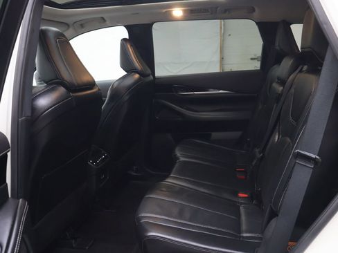 Used 2025 INFINITI QX60 Pure image 16