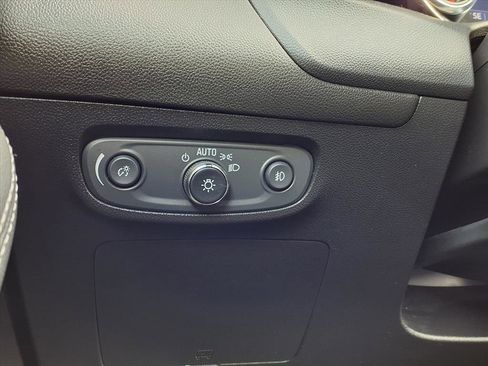 Used 2020 Buick Encore GX Select w/ Sport Touring Package image 18