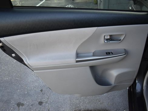 Used 2017 Toyota Prius V Three FWD image 34