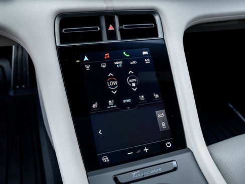 Used 2025 Porsche Taycan RWD image 16