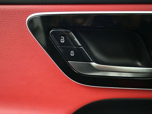 Used 2024 Mercedes-Benz GLC 43 AMG 4MATIC image 17