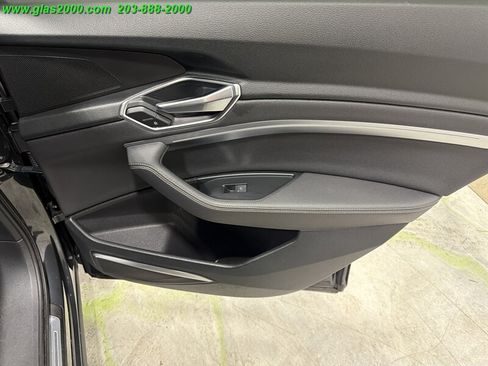 Used 2019 Audi e-tron Premium Plus AWD/4WD image 29