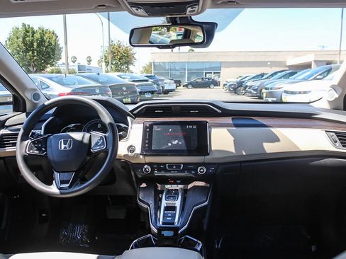 Used 2018 Honda Clarity Plug-In Hybrid image 16
