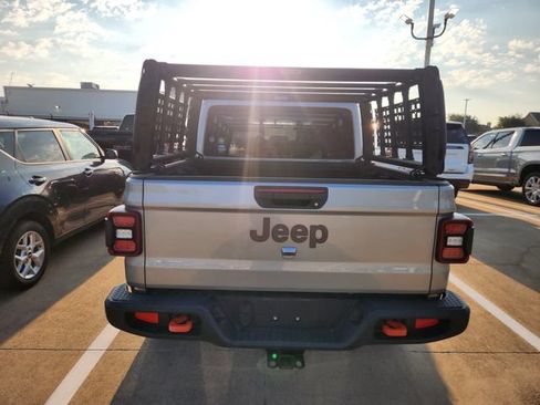 Used 2021 Jeep Gladiator Mojave AWD/4WD image 5