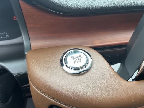 Used 2020 Lincoln Aviator Reserve w/ Equipment Group 202A AWD/4WD image 32