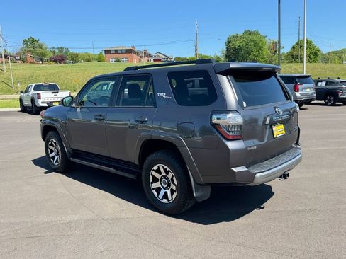 Used 2020 Toyota 4Runner TRD Off-Road AWD/4WD image 4