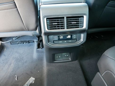 New 2026 Volkswagen Atlas SE image 7