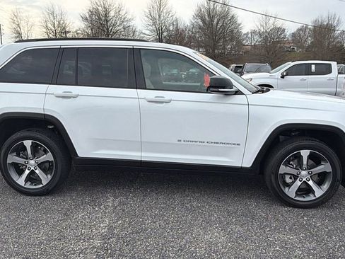 Used 2025 Jeep Grand Cherokee Limited w/ Trailer Tow Package image 4