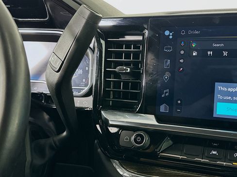 Used 2024 Chevrolet Silverado 1500 LT image 24