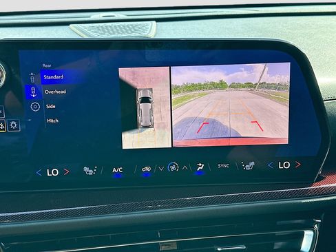 Used 2024 Chevrolet Traverse Z71 w/ Enhanced Driving Package image 14