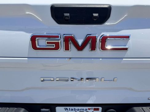 Used 2024 GMC Sierra 2500 Denali w/ Denali Reserve Package AWD/4WD image 5
