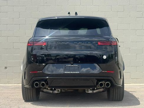 Used 2024 Land Rover Range Rover Sport AWD/4WD image 9