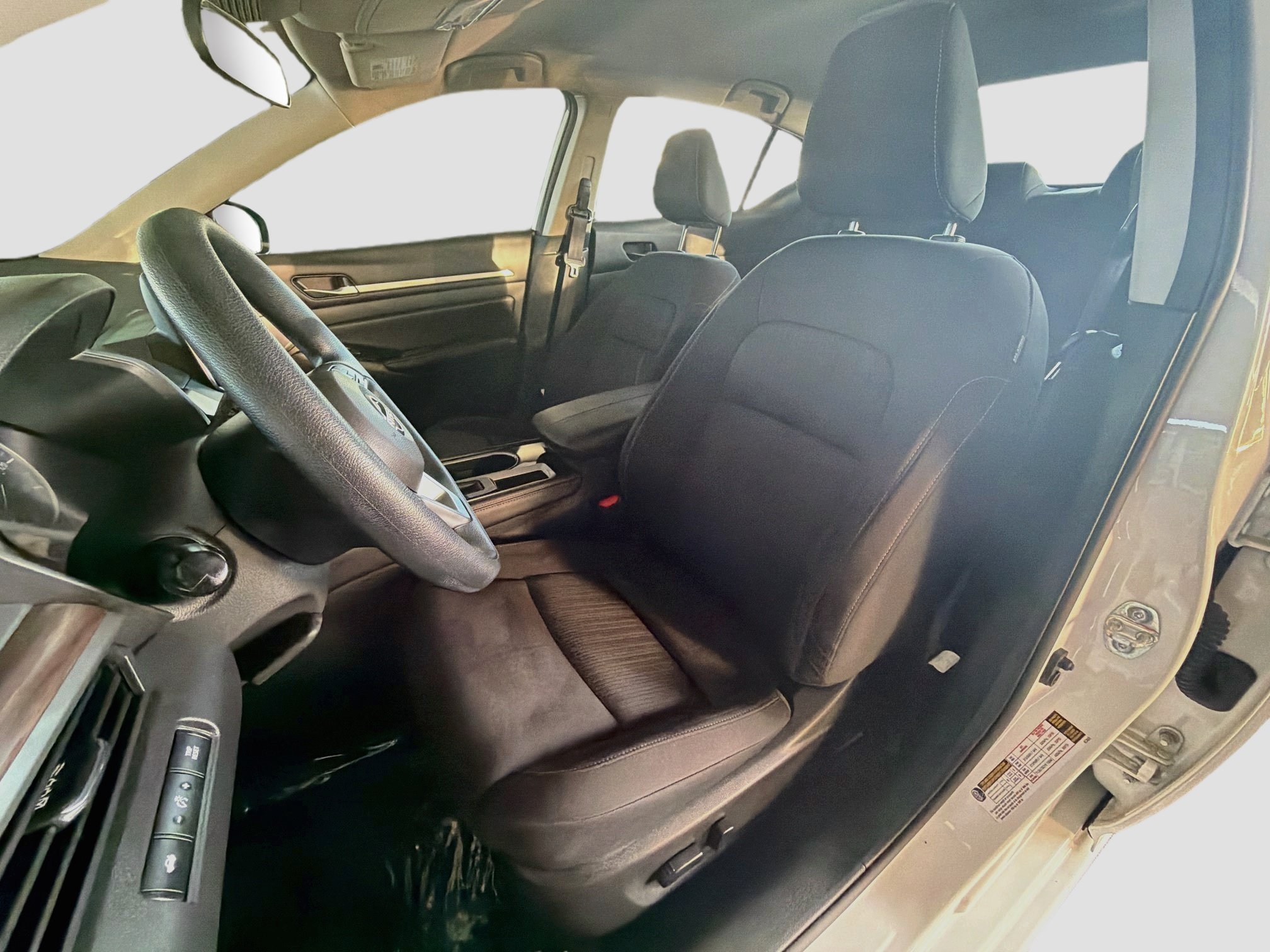 Used 2023 Nissan Altima 2.5 SV FWD image 13