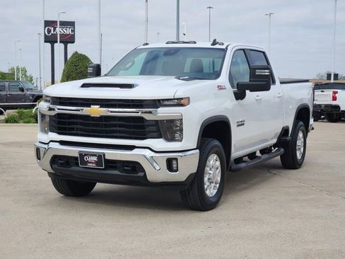 Used 2025 Chevrolet Silverado 2500 LT w/ Texas Edition image 11
