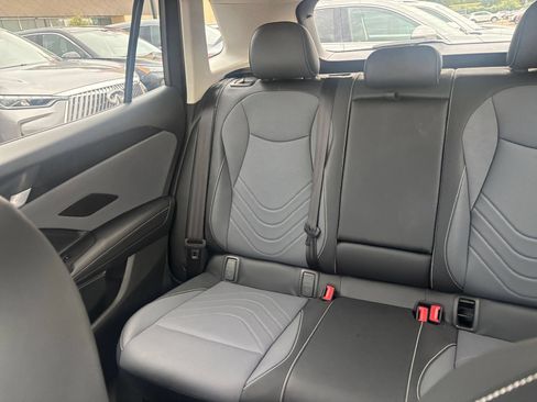 Used 2026 Volkswagen Tiguan SE AWD/4WD image 40