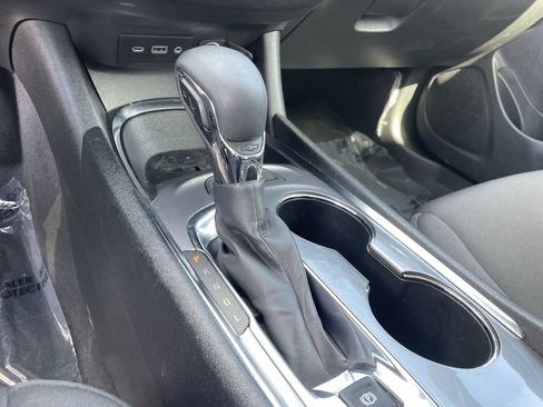 Used 2024 Chevrolet Malibu LT FWD image 25