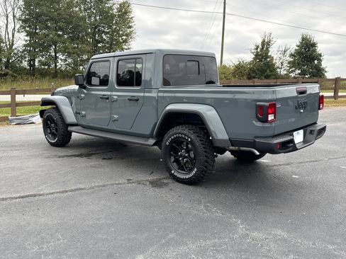 New 2025 Jeep Gladiator High Tide image 7