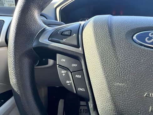 Used 2017 Ford Fusion SE FWD image 23