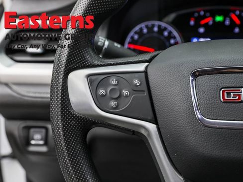 Used 2022 GMC Acadia SLE image 15