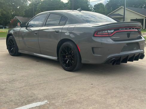 Used 2018 Dodge Charger R/T w/ Plus Group RWD image 7