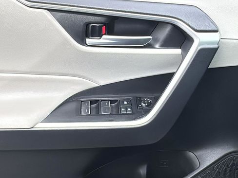 Certified 2025 Toyota RAV4 XLE w/ Convenience Package image 11