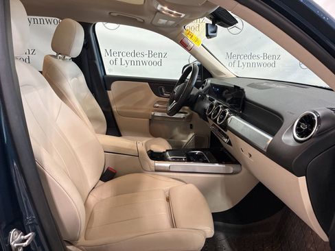 Used 2023 Mercedes-Benz GLB 250 4MATIC image 5