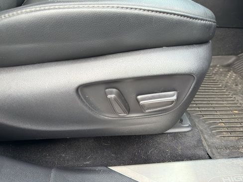 Used 2022 Toyota Highlander Platinum image 20