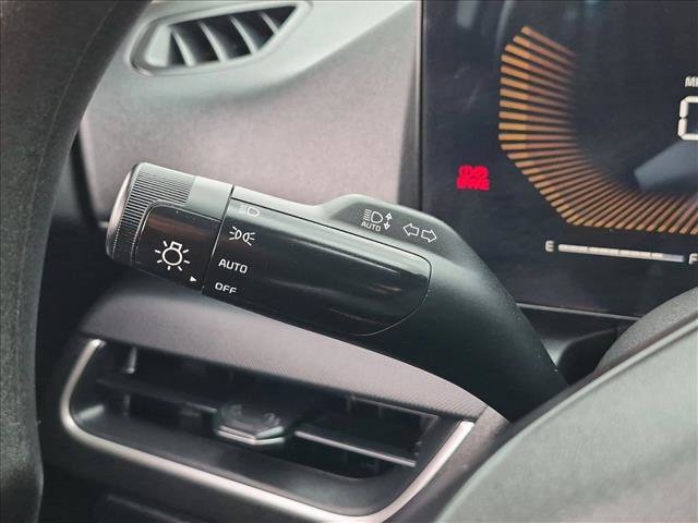 Used 2025 Kia K4 FWD image 16