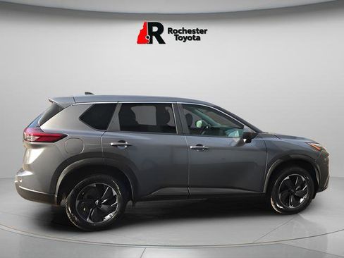 Used 2024 Nissan Rogue SV AWD/4WD image 5