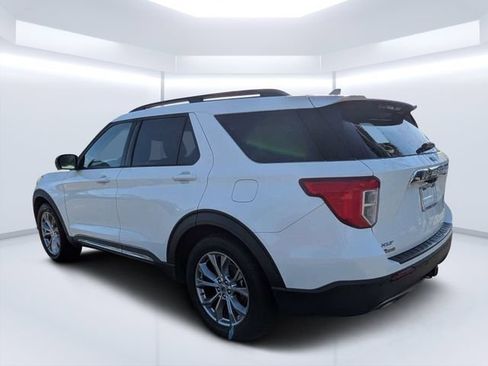 Used 2020 Ford Explorer XLT w/ Equipment Group 202A RWD image 5