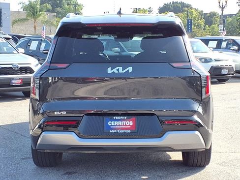 Certified 2024 Kia EV9 Land AWD/4WD image 4