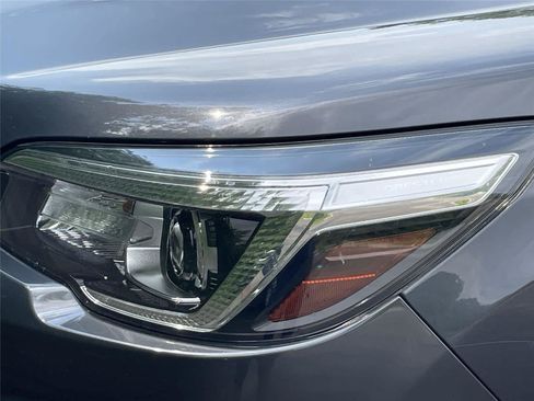 Used 2020 Subaru Forester Premium AWD/4WD image 7