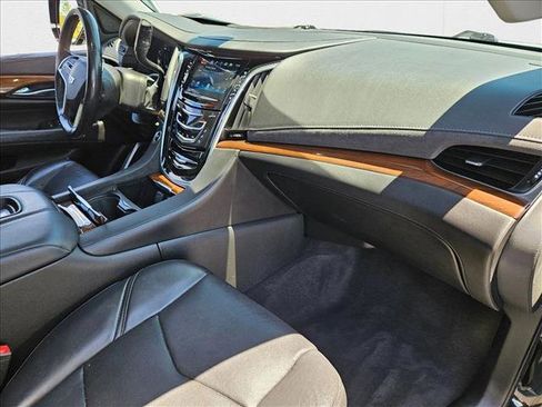 Used 2020 Cadillac Escalade Premium Luxury w/ LPO, Radiant Package image 22