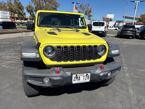 Used 2024 Jeep Wrangler Unlimited Rubicon AWD/4WD image 6