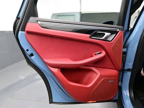 Certified 2022 Porsche Macan S AWD/4WD image 13