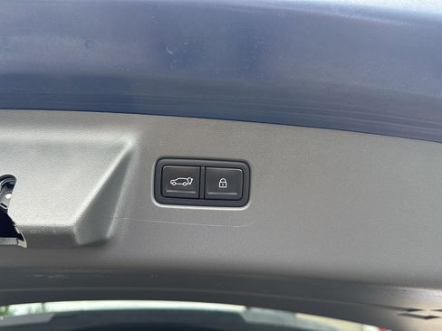 Used 2025 Hyundai Santa Fe SEL AWD/4WD image 9