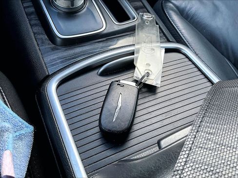 Used 2019 Chrysler 300 Touring L w/ Quick Order Package 22F image 14