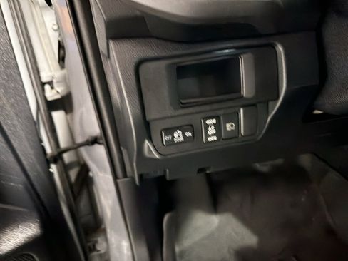 Used 2018 Toyota Tacoma TRD Off-Road w/ Technology Package image 17