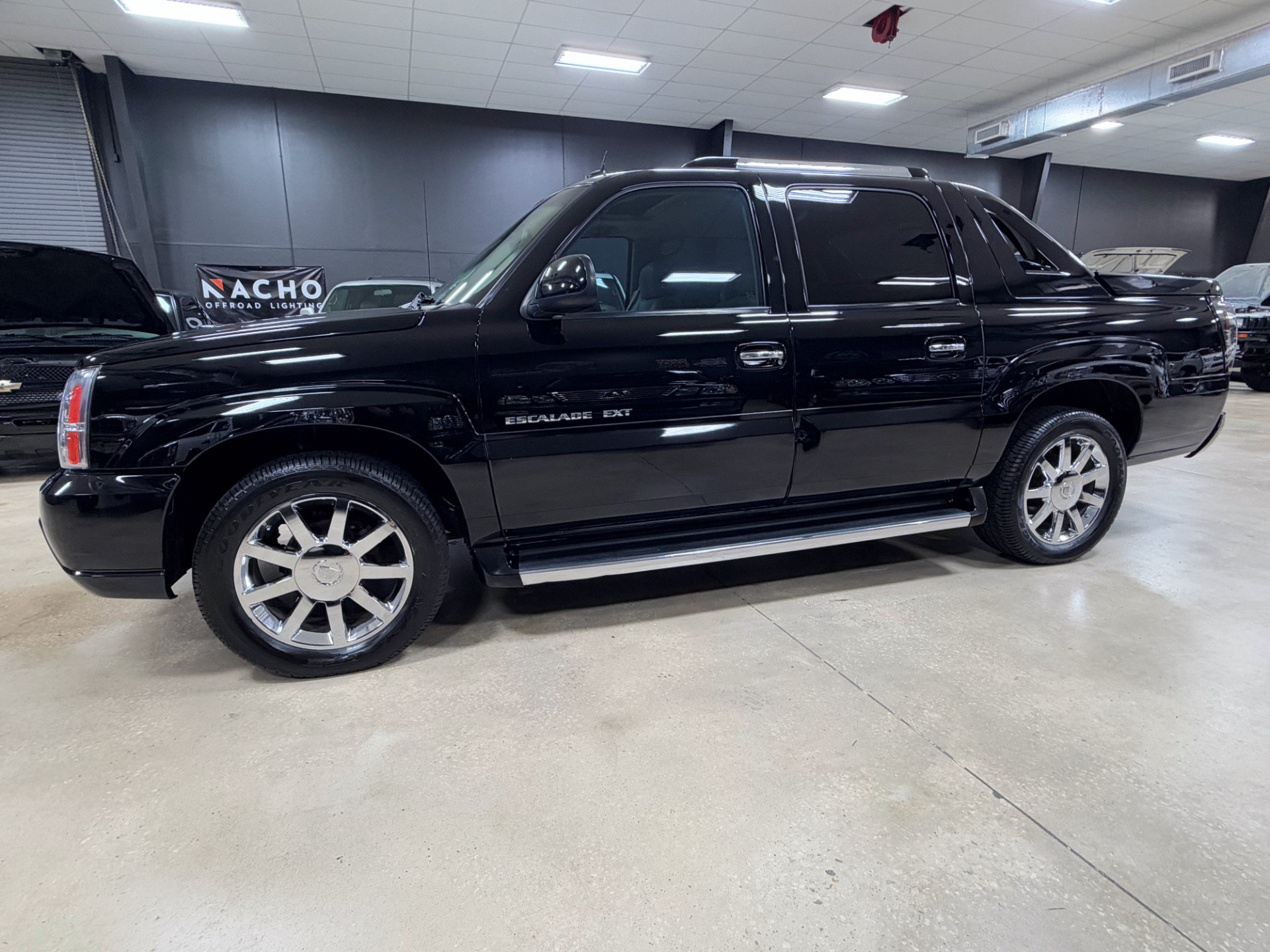 Used 2005 Cadillac Escalade EXT AWD/4WD image 11