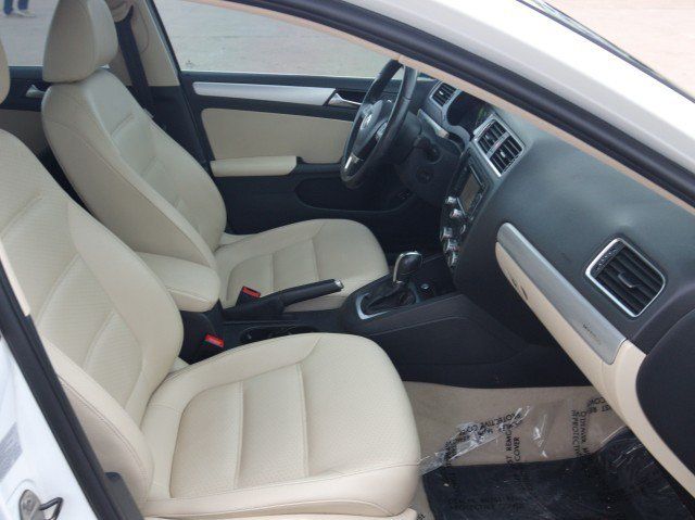 Used 2013 Volkswagen Jetta SEL FWD image 29