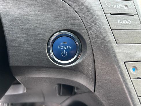 Used 2015 Toyota Prius Two image 17