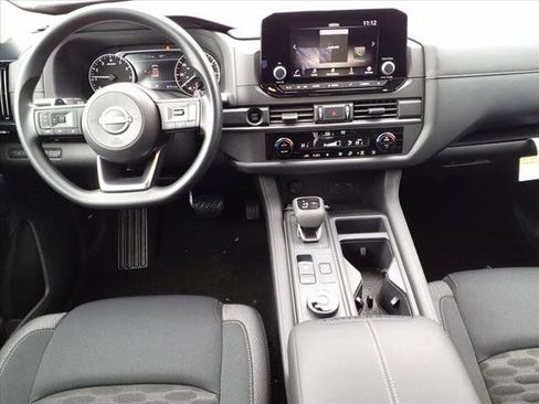 New 2025 Nissan Pathfinder S image 9