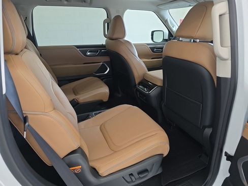 New 2026 INFINITI QX80 Luxe w/ Cargo Package AWD/4WD image 12