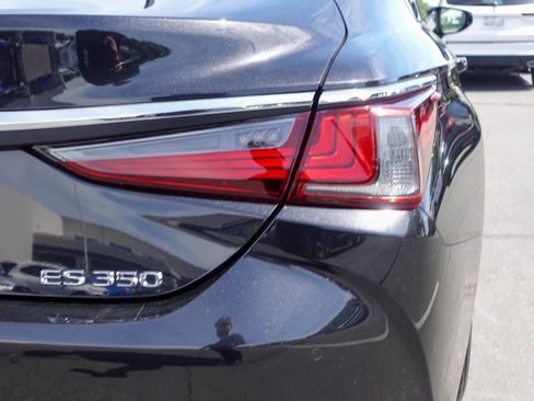 Used 2024 Lexus ES 350 w/ Premium Package FWD image 6