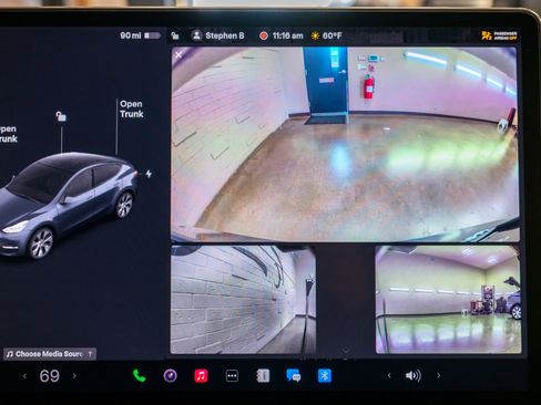 Used 2022 Tesla Model Y Long Range image 19