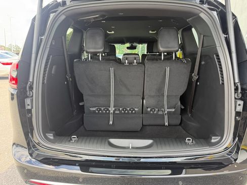New 2027 Chrysler Pacifica Select FWD image 19