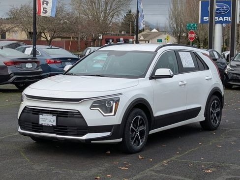 Used 2023 Kia Niro EX image 9