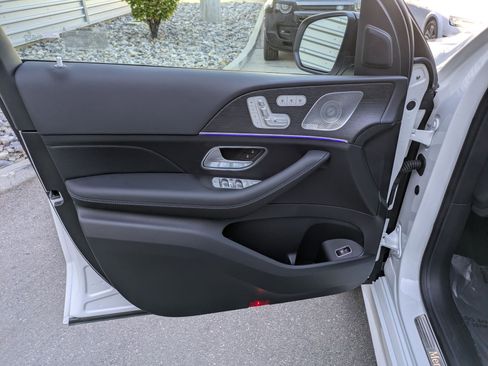 New 2026 Mercedes-Benz GLS 450 4MATIC image 10