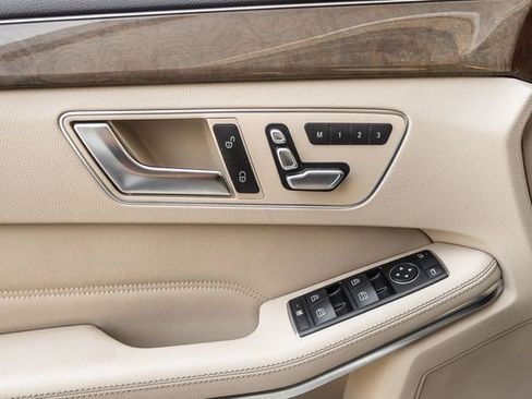 Used 2014 Mercedes-Benz E 250 BlueTEC Sedan image 13